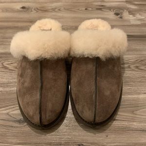 NWOB Ugg Scuffette II Slippers Size 8